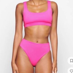 NEW SKIMS SWIM Pink Taffy Swim Tank Bikini Top